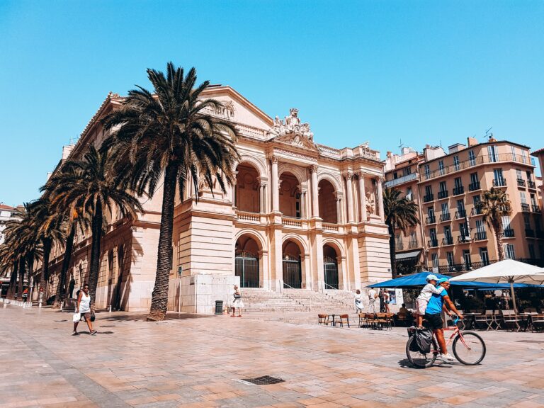 Déguisement Toulon : Les meilleurs magasins de la ville